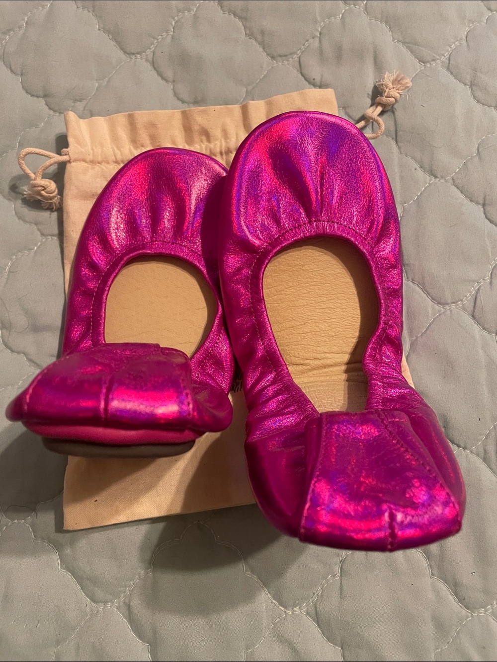 The Storehouse Flats iridescent fuschia pink ballet flats - Picture 3 of 5
